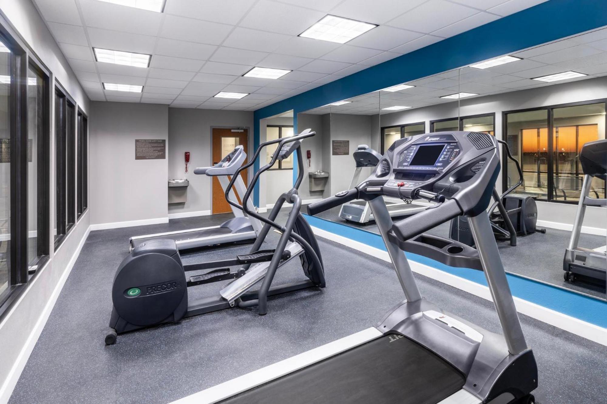 Garner Hotel Virginia Beach North By Ihg Экстерьер фото